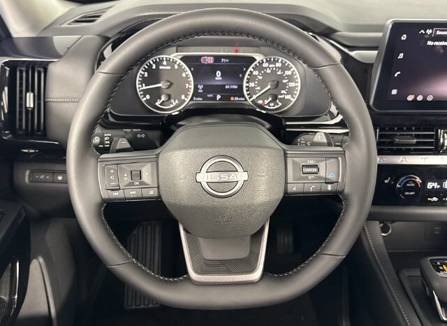 
								Nissan Pathfinder full									