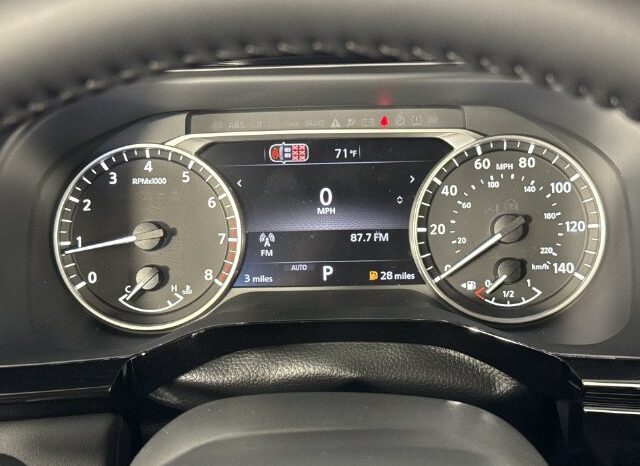 
								Nissan Pathfinder full									