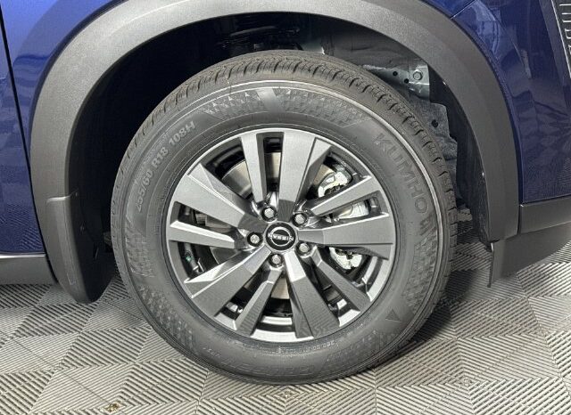 
								Nissan Pathfinder full									
