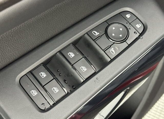 
								Nissan Pathfinder full									