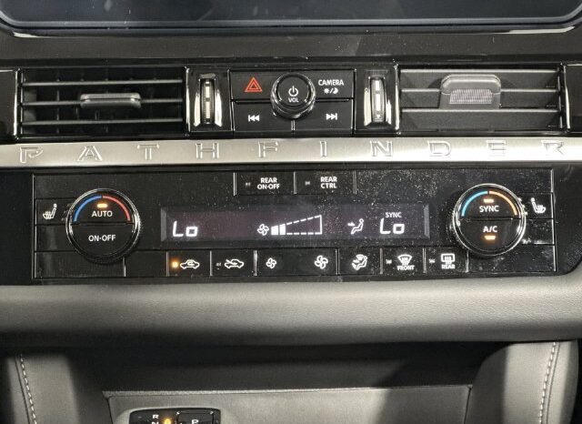 
								Nissan Pathfinder full									