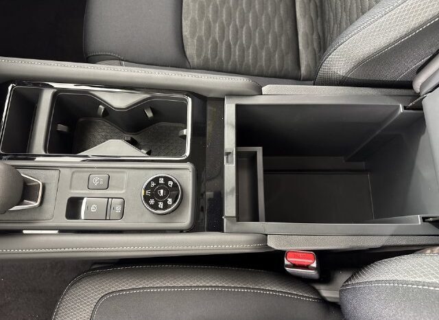 
								Nissan Pathfinder full									