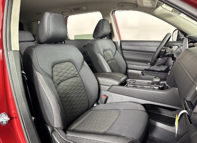 
								Nissan Pathfinder full									