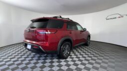 
										Nissan Pathfinder full									
