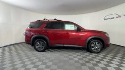 
										Nissan Pathfinder full									
