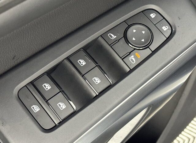 
								Nissan Pathfinder full									