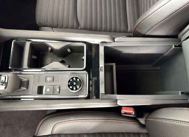 
								Nissan Pathfinder full									