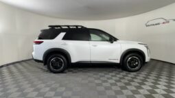 
										Nissan Pathfinder full									