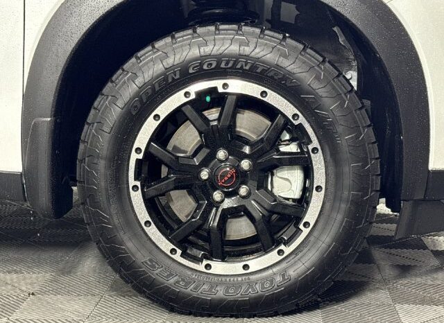 
								Nissan Pathfinder full									