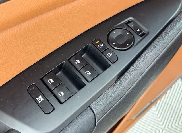 
								Kia Sportage Hybrid full									