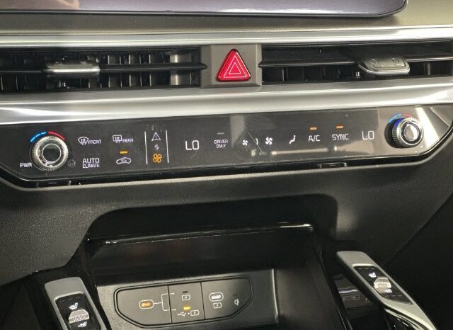 
								Kia Sorento Hybrid full									