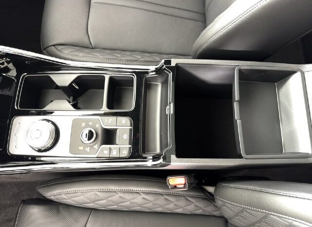 
								Kia Sorento Hybrid full									