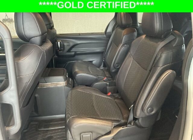 
								Toyota Sienna full									