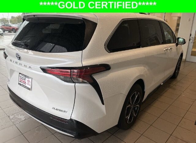 
								Toyota Sienna full									