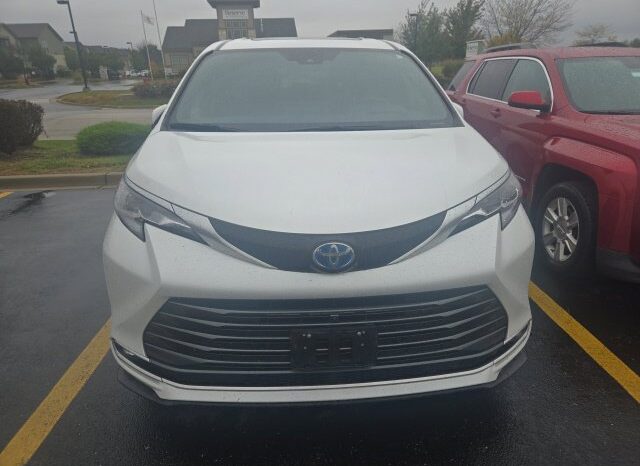 
								Toyota Sienna full									