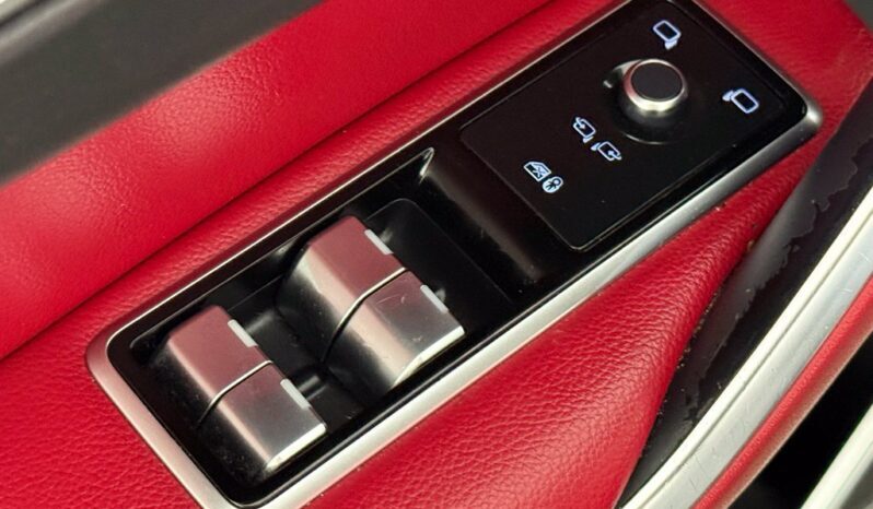 
								Jaguar F-PACE full									