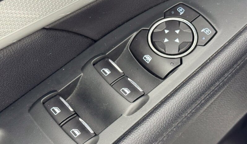 
								Ford Explorer full									