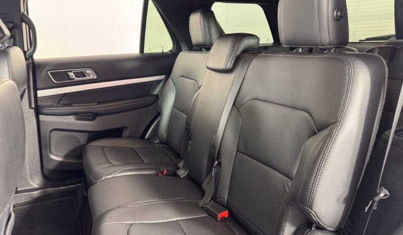 
								Ford Explorer full									