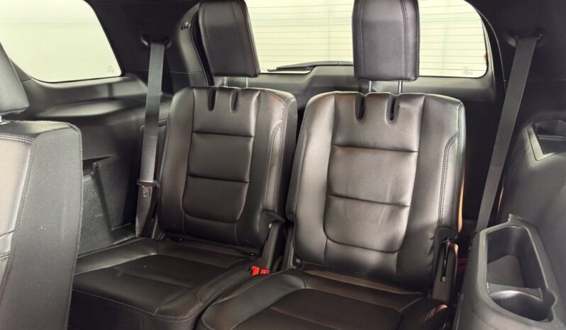 
								Ford Explorer full									
