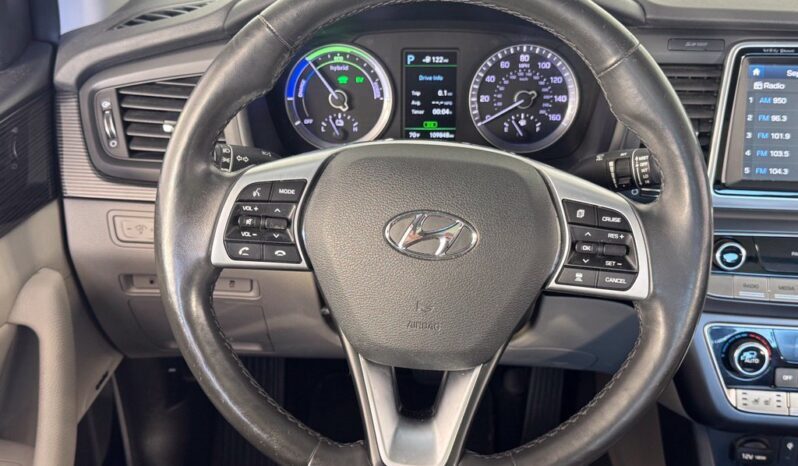 
								Hyundai Sonata Hybrid full									
