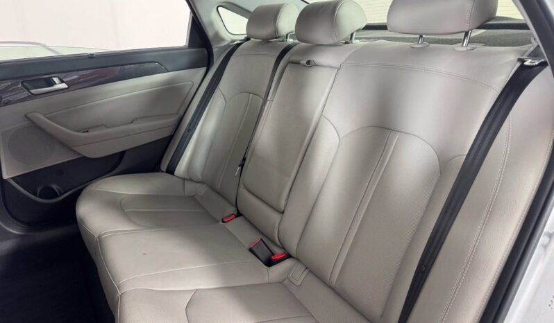
								Hyundai Sonata Hybrid full									