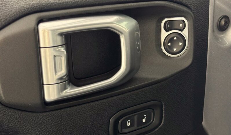 
								Jeep Wrangler full									