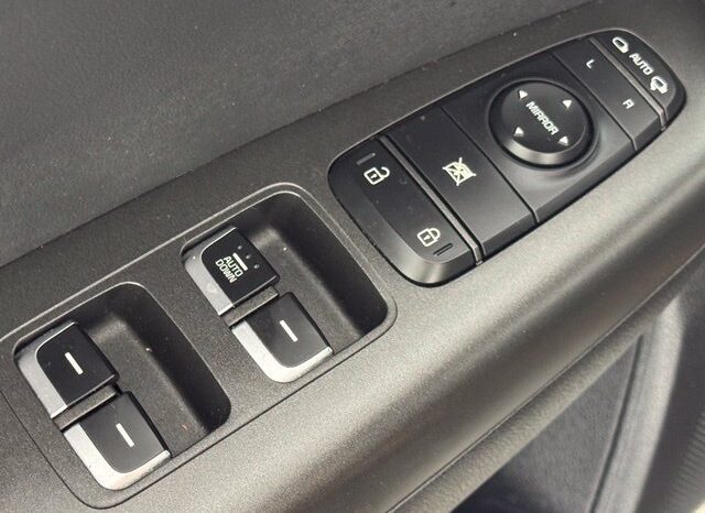 
								Kia Sportage full									