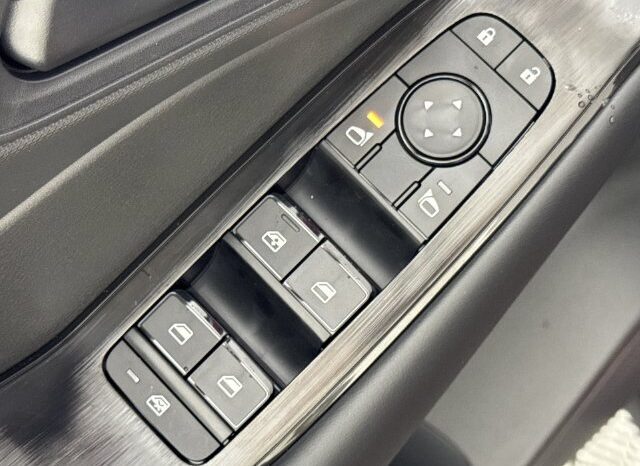 
								Nissan Rogue full									