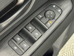 
										Nissan Kicks full									