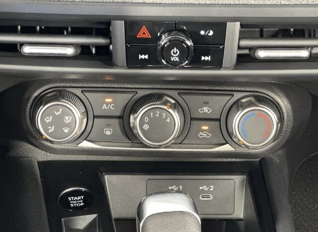 
								Nissan Kicks full									