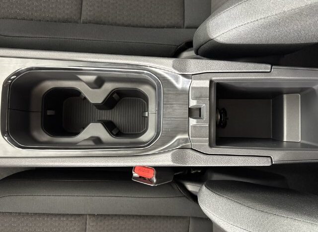 
								Nissan Kicks full									