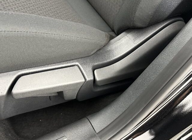 
								Nissan Kicks full									
