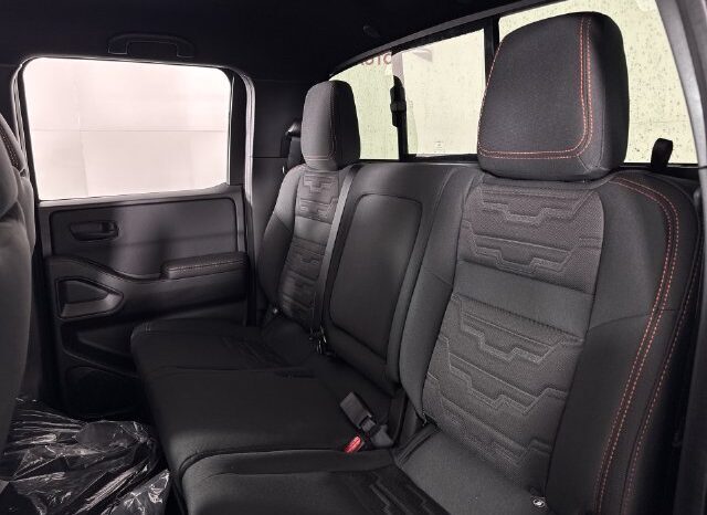 
								Nissan Frontier full									