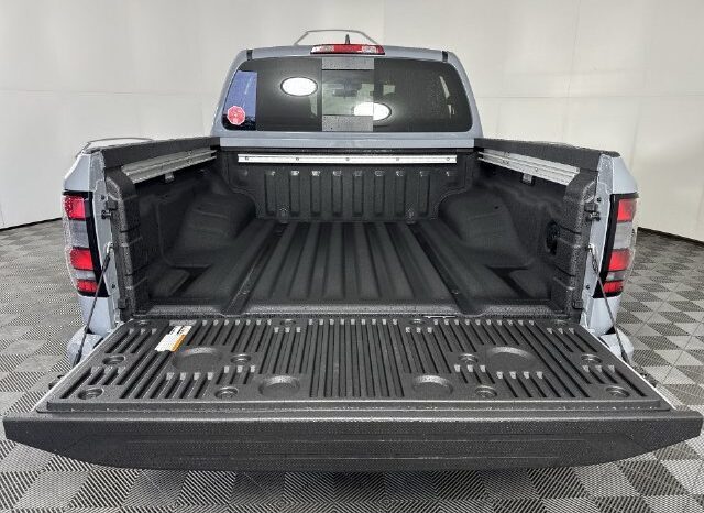 
								Nissan Frontier full									