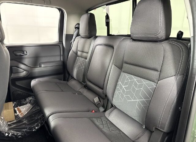 
								Nissan Frontier full									