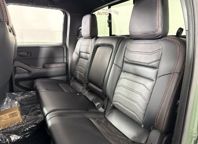 
								Nissan Frontier full									