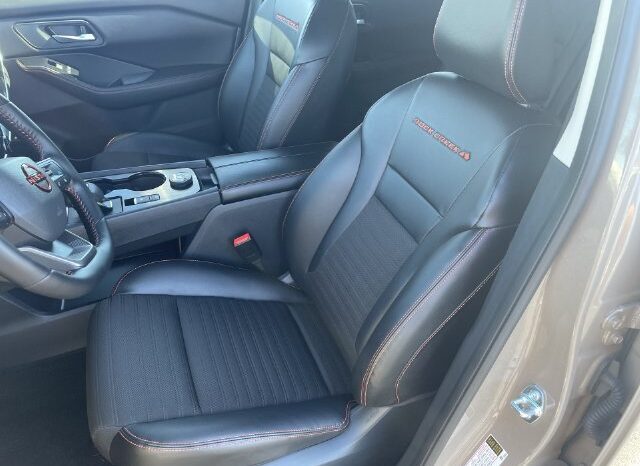 
								Nissan Rogue full									