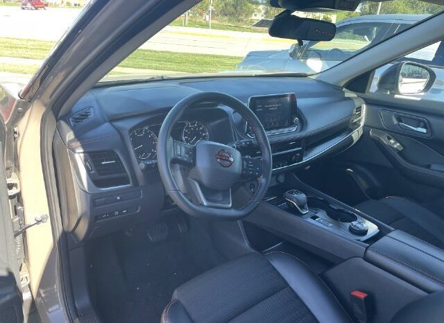 
								Nissan Rogue full									