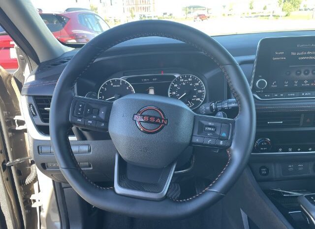 
								Nissan Rogue full									