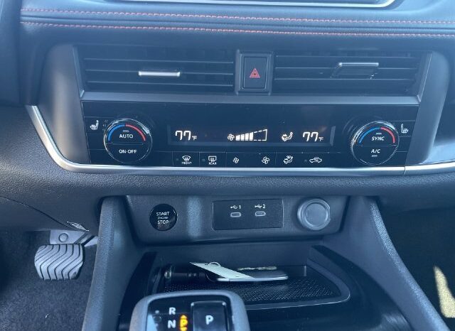 
								Nissan Rogue full									