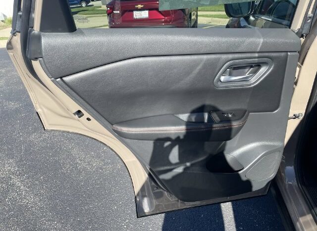 
								Nissan Rogue full									