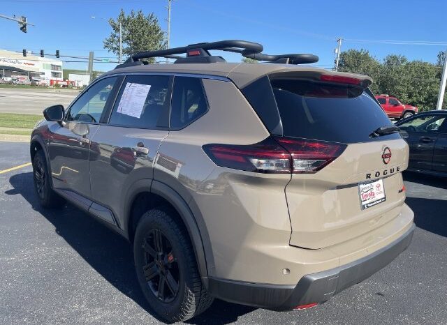 
								Nissan Rogue full									