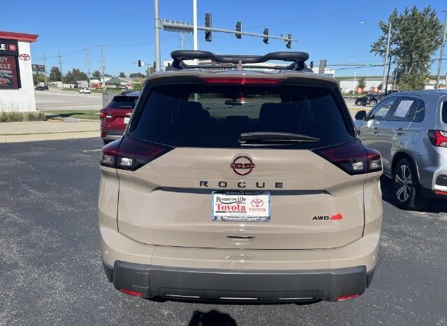 
								Nissan Rogue full									