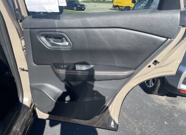 
								Nissan Rogue full									