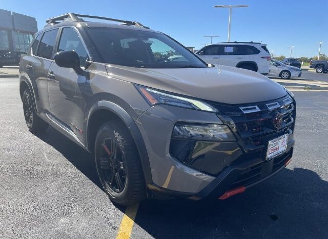 
								Nissan Rogue full									