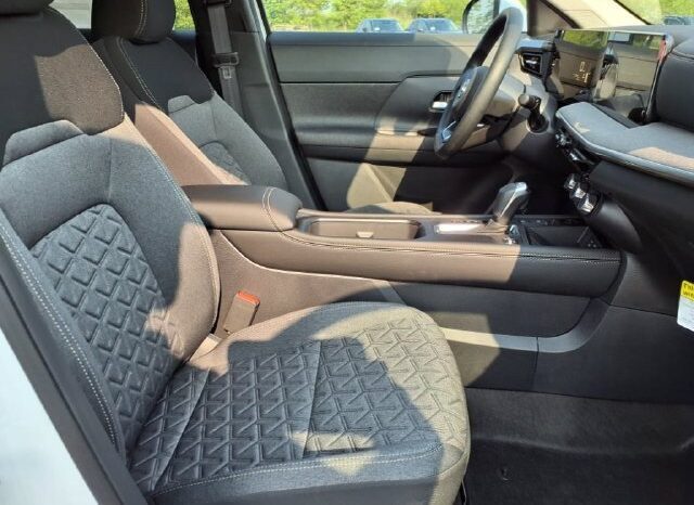 
								Nissan Kicks full									