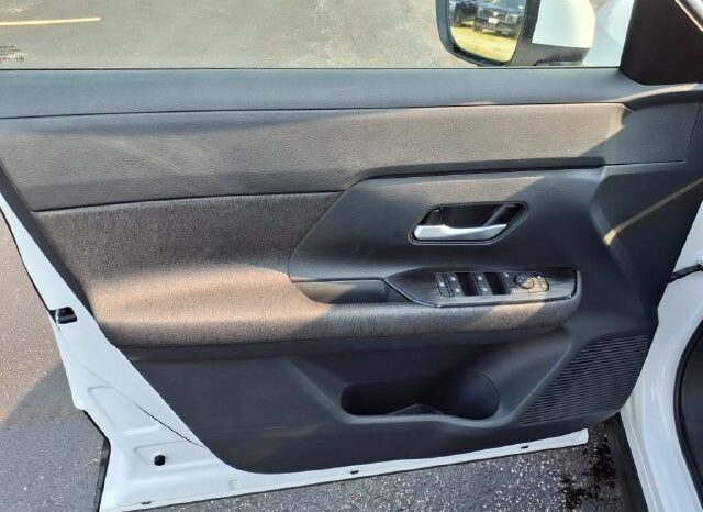 
								Nissan Kicks full									