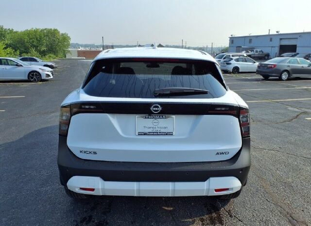 
								Nissan Kicks full									
