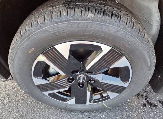 
								Nissan Kicks full									