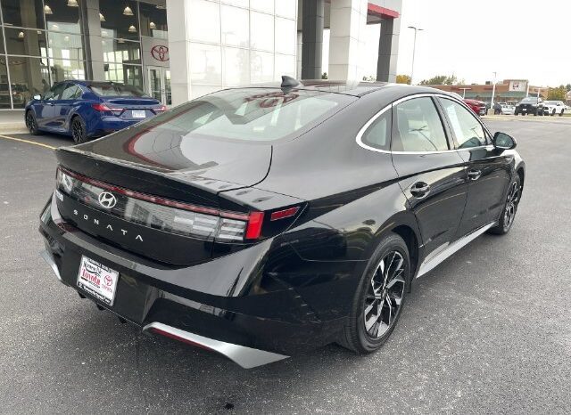 
								Hyundai Sonata full									